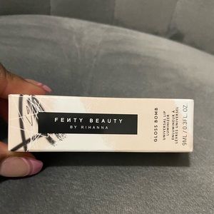 Fenty gloss bomb